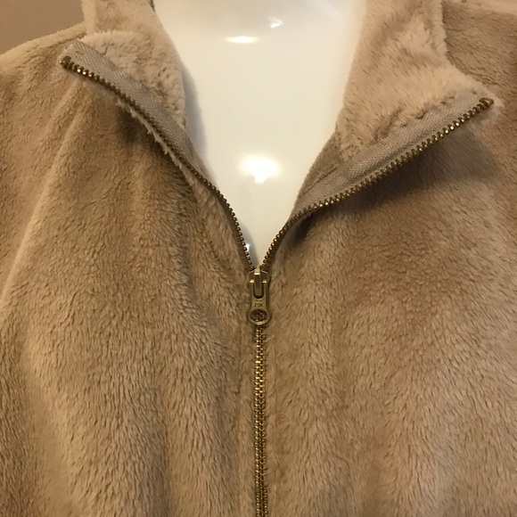 Pullover - Picture 2 of 3